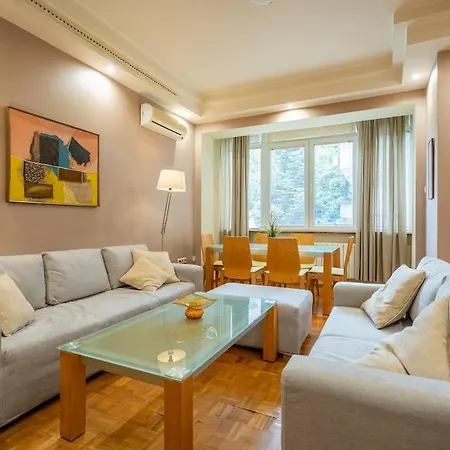 Spacious And Retreat Appartement