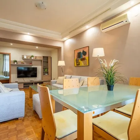 Spacious And Retreat شقة