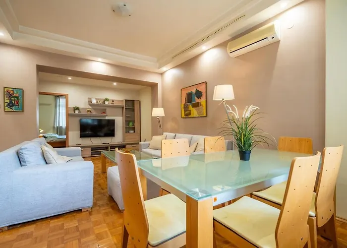 Spacious And Retreat Daire