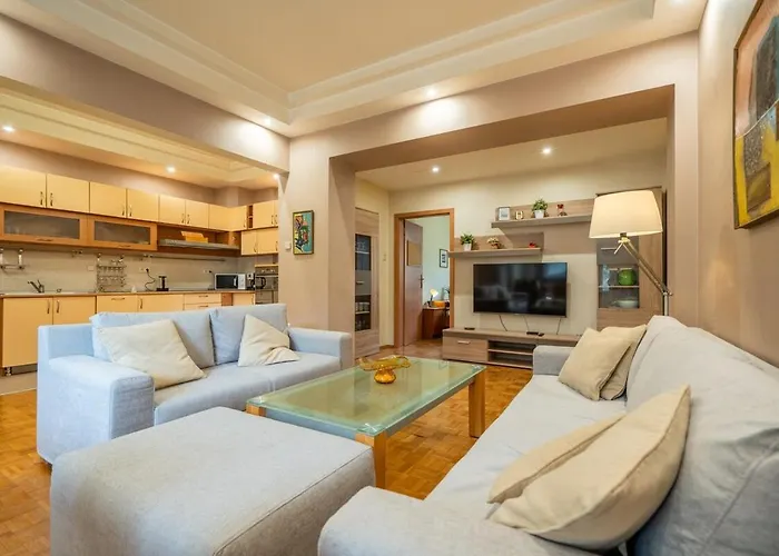 Spacious And Retreat Sofya