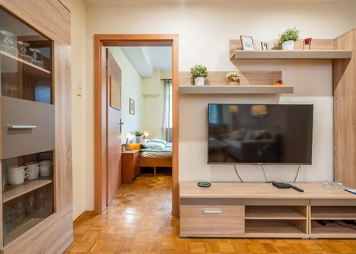 Spacious And Retreat Sofya