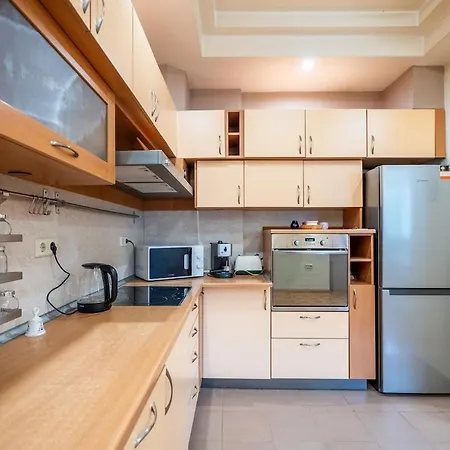 Spacious&central Retreat *