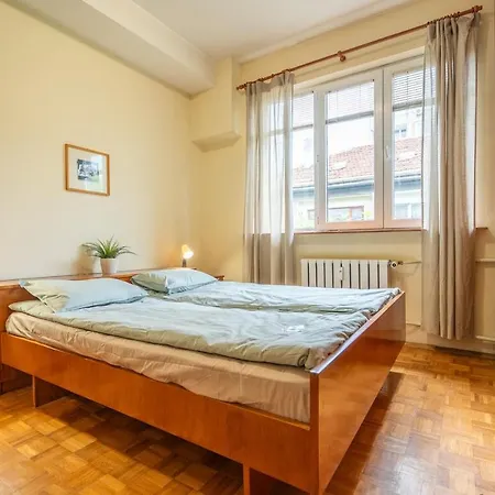 Spacious And Retreat *